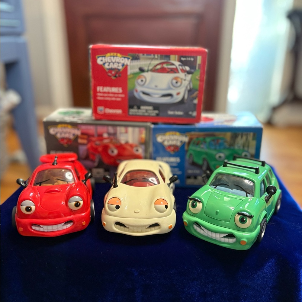 🔥The 1st 3-Vintage 1996 Chevron Cars:Sam Sedan, Wendy Wagon, & Tony Turbo NIB - Picture 2 of 16